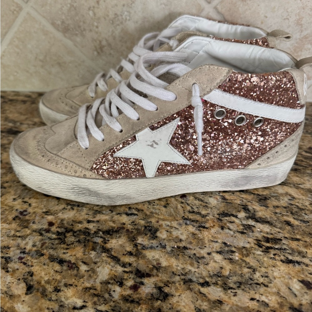 Golden Goose mid star with pink glitter